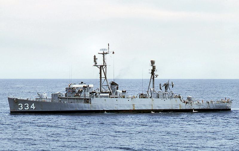 File:USS Forster (DE 334).jpg